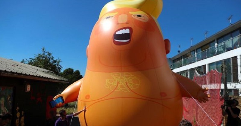 Londres va ériger un ballon « caricature » de Donald Trump en couche-culotte pendant sa visite du 13 juillet	