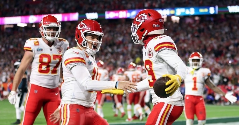 Super Bowl 2023 : les Chiefs de Kansas City sacrés champions au terme d'une finale spectaculaire