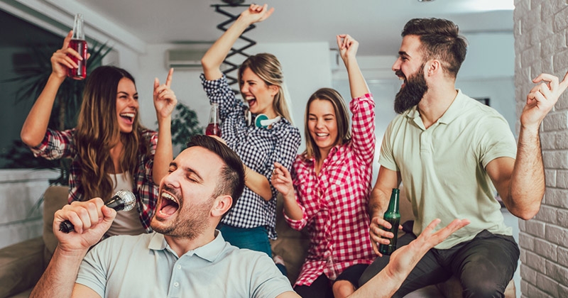 15 idées de gages drôles à faire entre amis