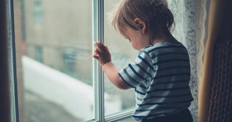 Pendant deux heures, ce bébé est resté seul dans une crèche, oublié par les employés