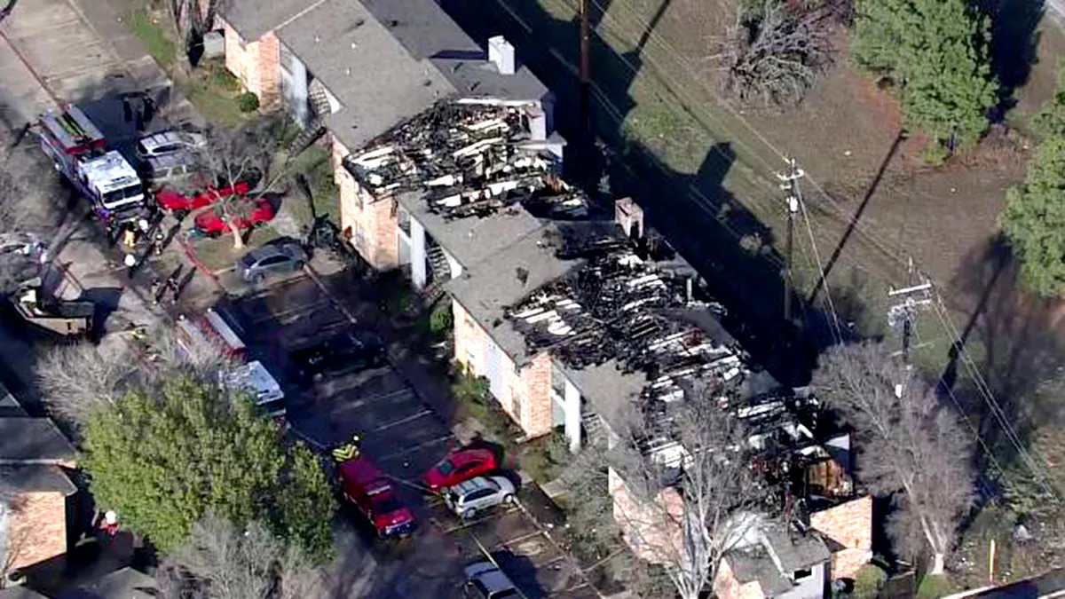 Elle se dispute avec son conjoint puis brûle ses vêtements, mais le feu se propage à son immeuble et détruit des appartements