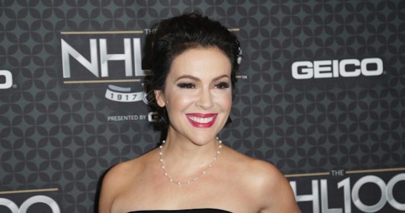 Atteinte du coronavirus, l’actrice Alyssa Milano fait part de son supplice