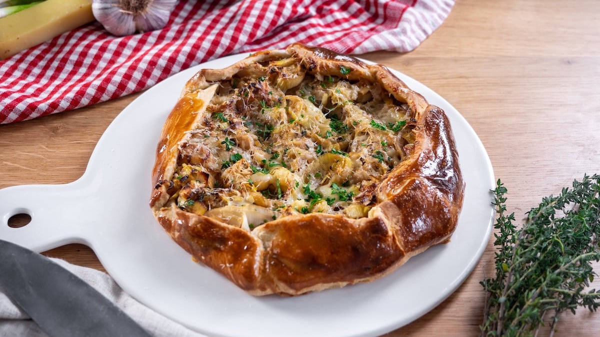 Cette tarte rustique aux poireaux et au comté va faire fondre toute la famille !