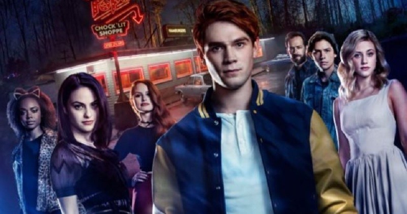 Riverdale saison 5 : un poster sanglant et des premières images inédites dévoilés