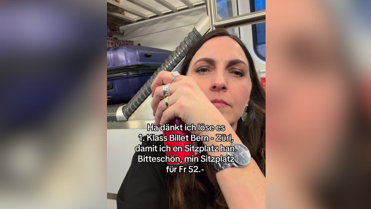 Judith assise dans le train