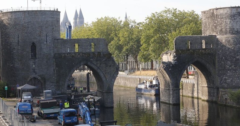 En Belgique, un pont du 13e siècle va être détruit pour laisser passer de plus gros bateaux