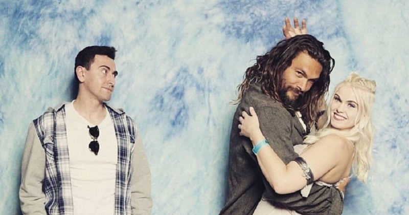 Jason Momoa fait semblant de voler les femmes à leurs proches et le résultat est plutôt hilarant