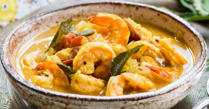 Préparez un délicieux curry de crevettes à la citronnelle et à la mangue !