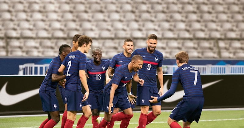 Football : les nouveaux maillots de l'équipe de France dévoilés