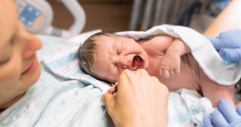 Ces 10 témoignages de jeunes mamans sur leur accouchement vont vous glacer le sang