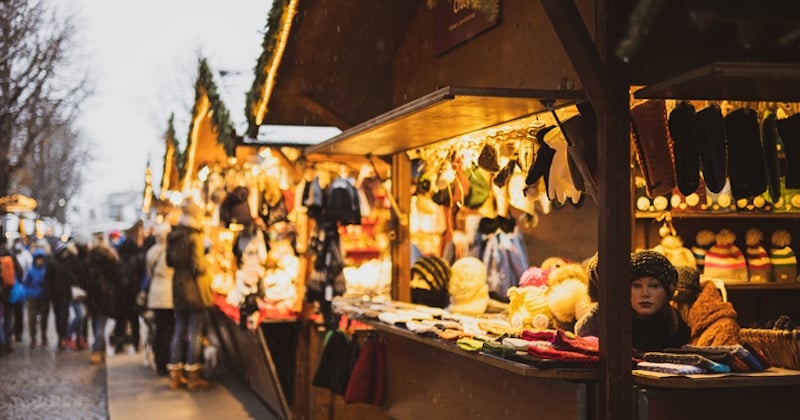 Ivre et violent sur le marché de Noël, il se fait maîtriser par le Père Noël, ceinture noire de judo