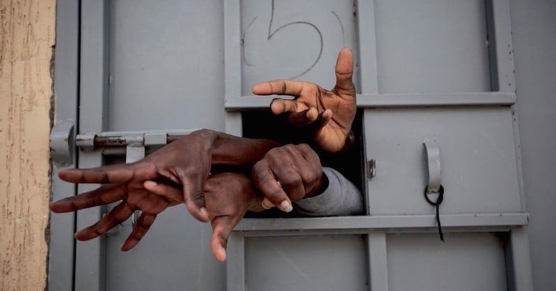 En Libye, certains migrants sont capturés et vendus aux enchères comme esclaves : les images choquantes qui viennent d'être révélées par un reportage