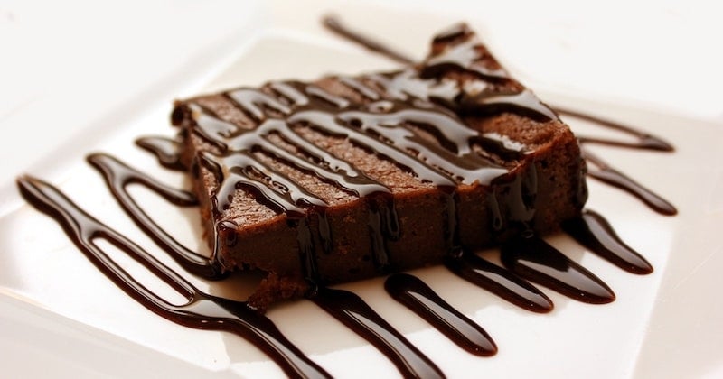 Fondez pour ce dessert au chocolat très gourmand avec seulement deux ingrédients !
