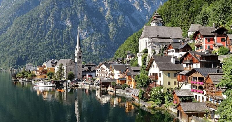 Excédé de voir des touristes débarquer pour faire des selfies, ce village autrichien a pris une décision radicale