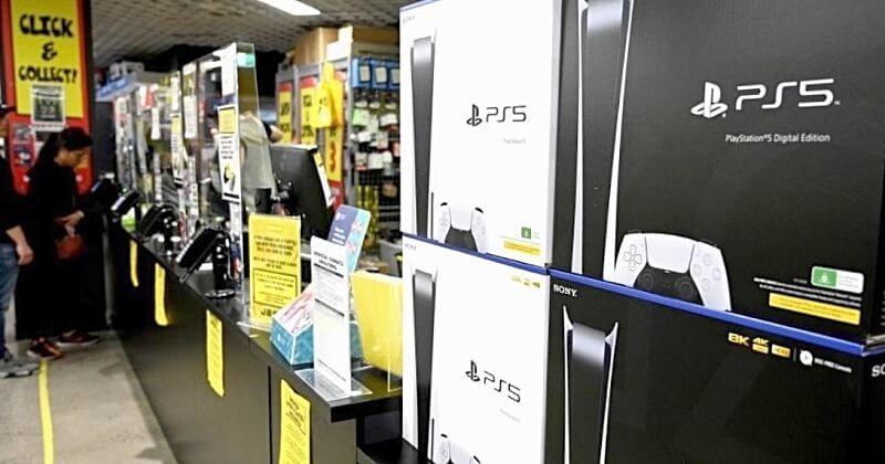 Après avoir réussi à acheter 200 Playstation 5, un Américain a déjà gagné plus de 30 000 euros en une semaine en les revendant