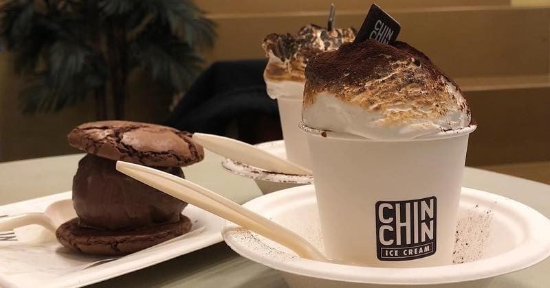 Le Chin Chin Hot Chocolate, un chocolat chaud avec de la pâte de marshmallow vegan brûlée au chalumeau !