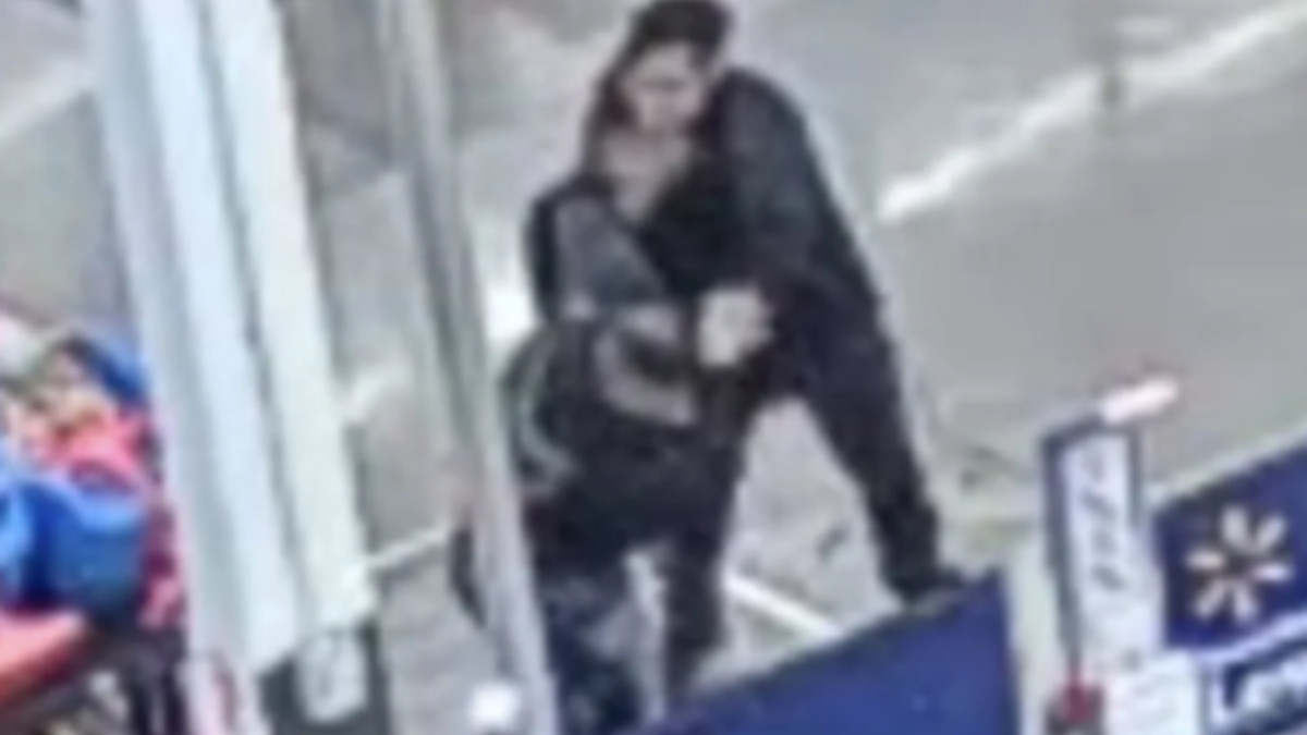 « C'est effrayant » : alors qu'il a le dos tourné, un homme tente d'enlever son fils, en plein milieu d'un supermarché