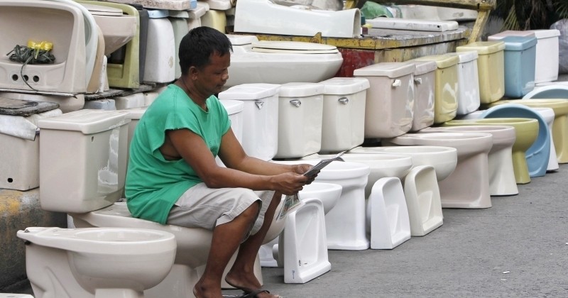 Une personne sur trois dans le monde n'a pas de toilettes, et quasiment 2 milliards de personnes utilisent de l'eau contenant des matières fécales