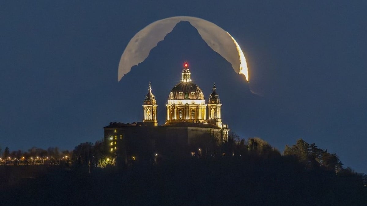Il attend 6 ans pour prendre la photo parfaite de l'alignement entre la Lune, une montagne et une basilique 