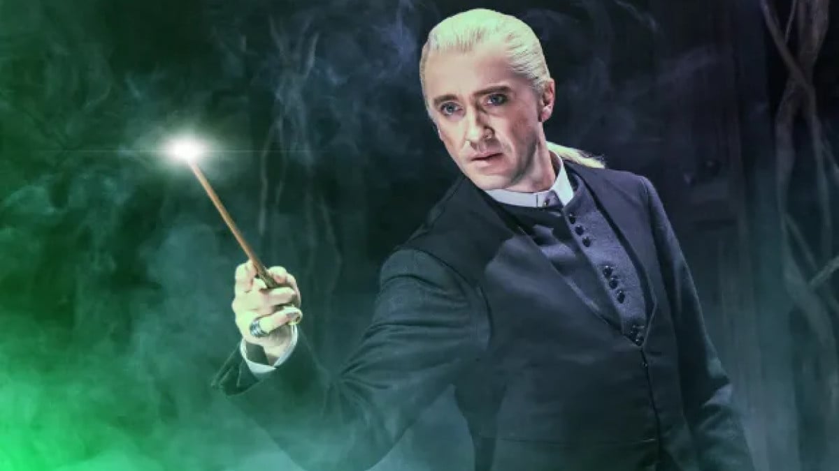 Ces nouvelles photos de Tom Felton dans la pièce “Harry Potter et l'Enfant Maudit” sont aussi magiques que touchantes