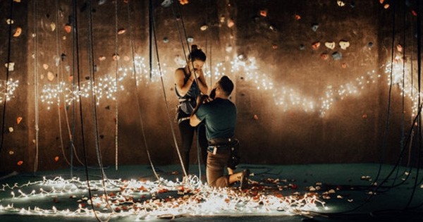 Quand un passionné d'escalade fait sa demande en mariage, le résultat est absolument magique : so romantic !