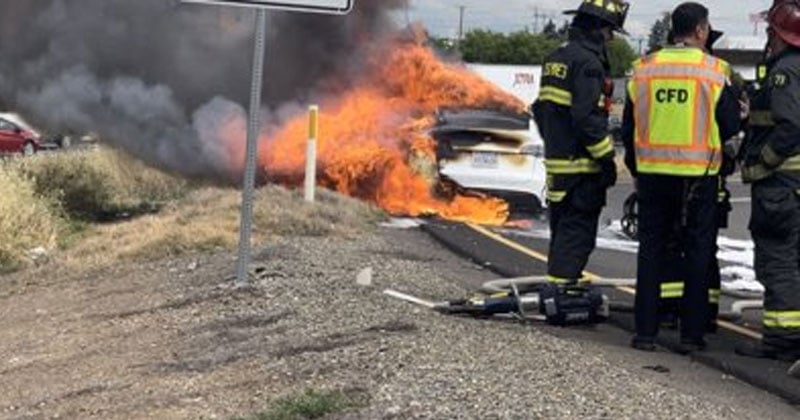 Sa voiture brule lors d'une panne : la marque lui conseille de ramener le véhicule au garage