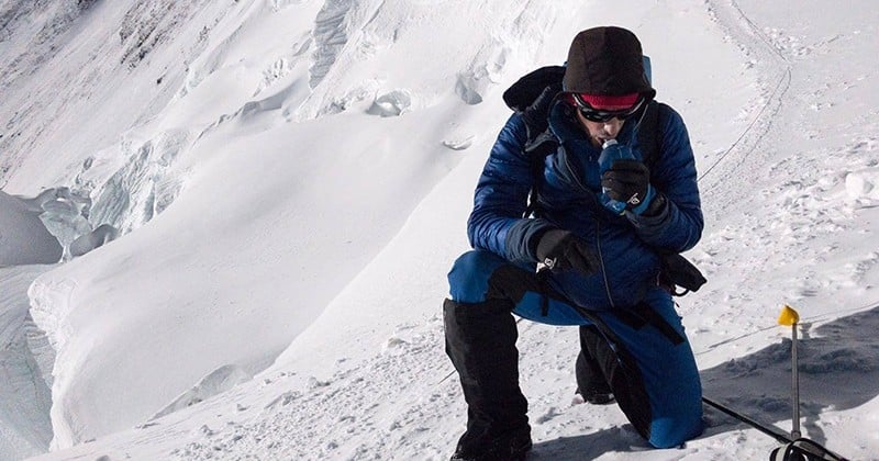 Ce champion d'ultra-trail réalise l'ascension de l'Everest en 26 heures et sans oxygène... Un exploit exceptionnel !