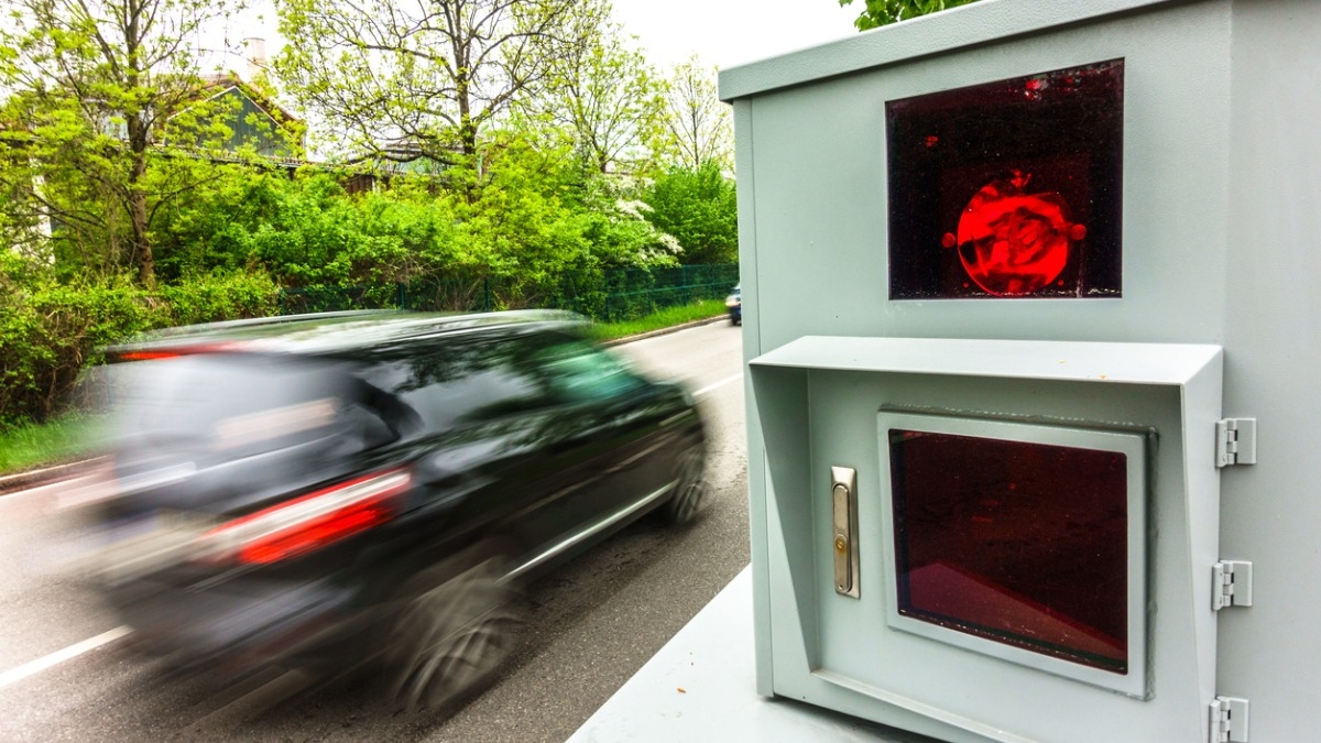 Flashé à 193 km/h avec son bébé, ce papa sort l'excuse la plus ridicule qui soit aux gendarmes