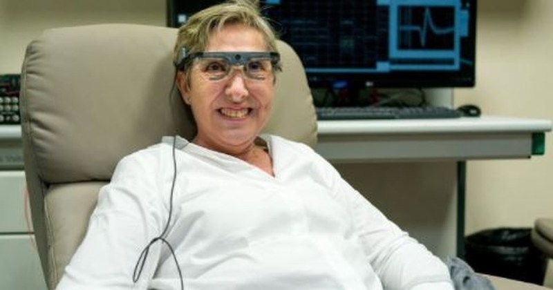 Une femme aveugle recouvre la vue pour la première fois depuis 16 ans, grâce à un implant cérébral