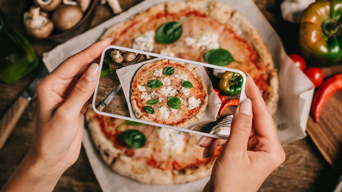 Alerte job de rêve : devenez influenceur pizza pour un salaire de... 100 000 euros !