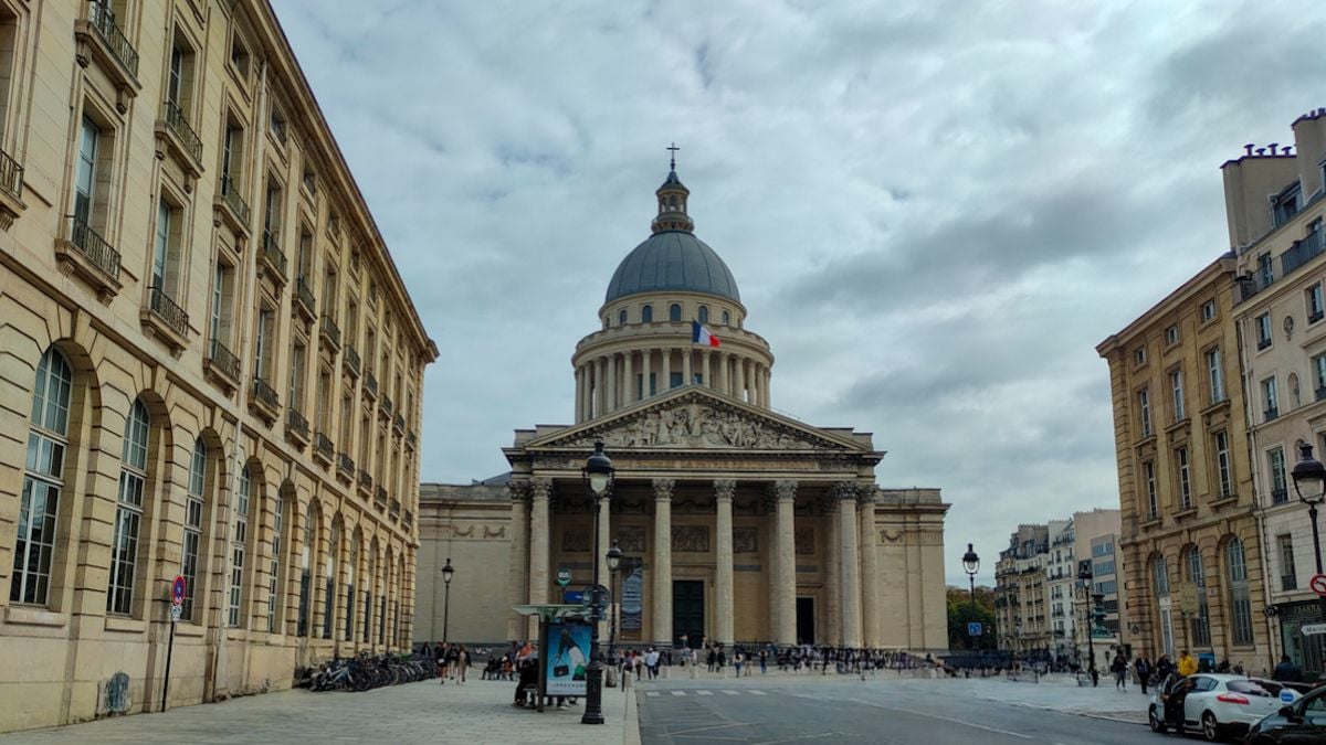 À 17 ans, elle se tue en se jetant du haut du Panthéon à cause d'«une pression familiale due à son orientation sexuelle »
