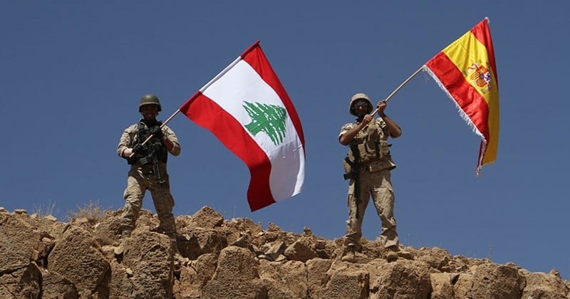 Après avoir repris un territoire des mains de Daech, l'armée libanaise a hissé un drapeau espagnol pour rendre hommage aux victimes des attentats 