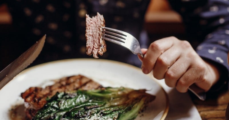 Les hommes qui mangent le plus de viande rouge seraient les plus sexistes, selon une étude