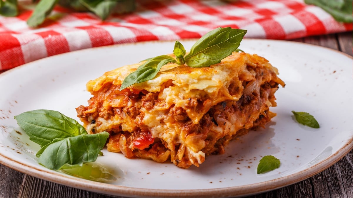 La plat familial parfait pour 6 personnes : des lasagnes bolognaises maison (recette facile)