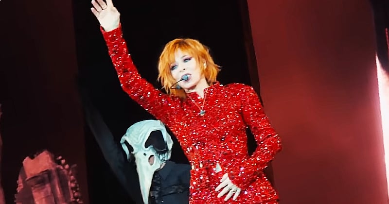 Après leur annulation, les nouveaux concerts de Mylène Farmer viennent d'être annoncés avec une surprise bonus pour les fans