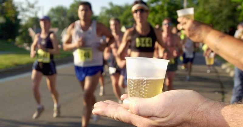 Vous aimez le sport et la bière ? Alors cette course à pied pour déguster des bières artisanales va vous plaire !