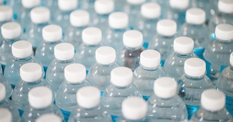 Voici pourquoi il est très déconseillé de réutiliser les bouteilles d'eau en plastique 