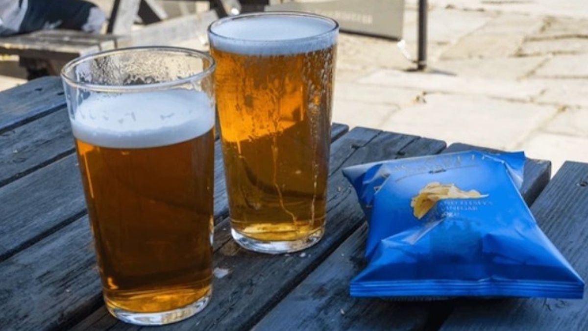 Un touriste paie par erreur 1 485 euros pour deux boissons et des chips, sa banque refuse de le rembourser 