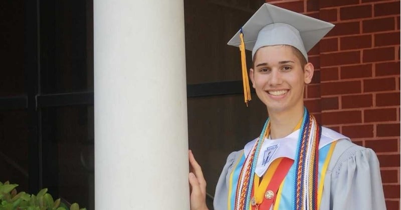 Rejeté par sa famille à cause de son homosexualité, cet étudiant récolte plus de 125  000 dollars pour rentrer à l'université