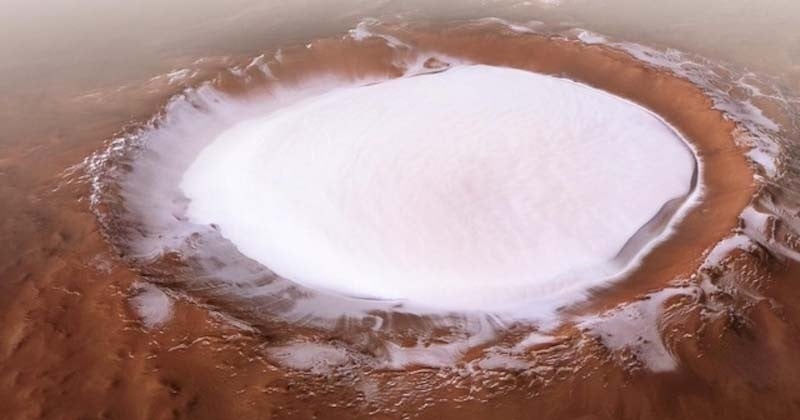 Mars : les images incroyables du cratère de Korolev, rempli de glace