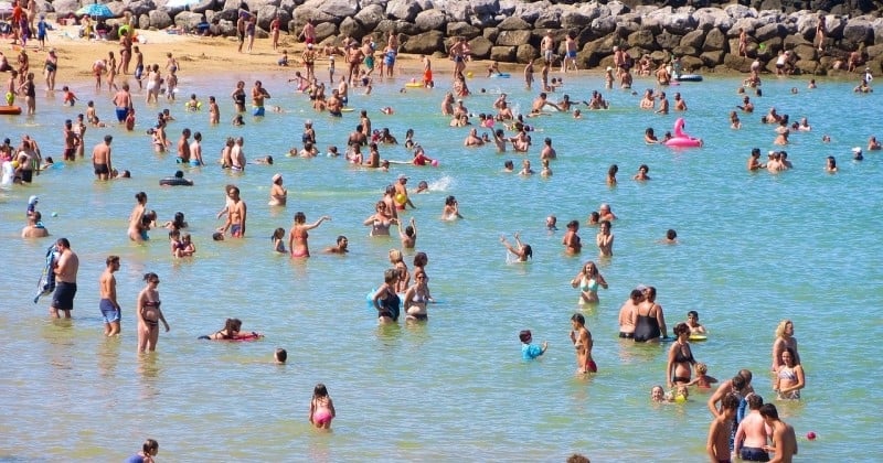 Espagne : uriner dans la mer peut vous coûter 750 euros d'amende sur cette plage 