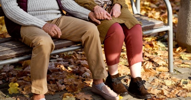 Un homme et une femme, âgés de 60 et 70 ans, arrêtés pour une... fellation en pleine rue