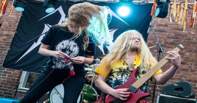 Fan de heavy metal et de tricot ? Direction la Finlande pour le championnat du monde ! 