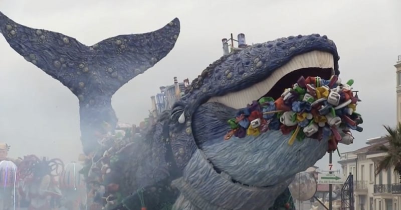 Lors d'un carnaval en Italie, cette sculpture de baleine polluée de plastique a fait sensation
