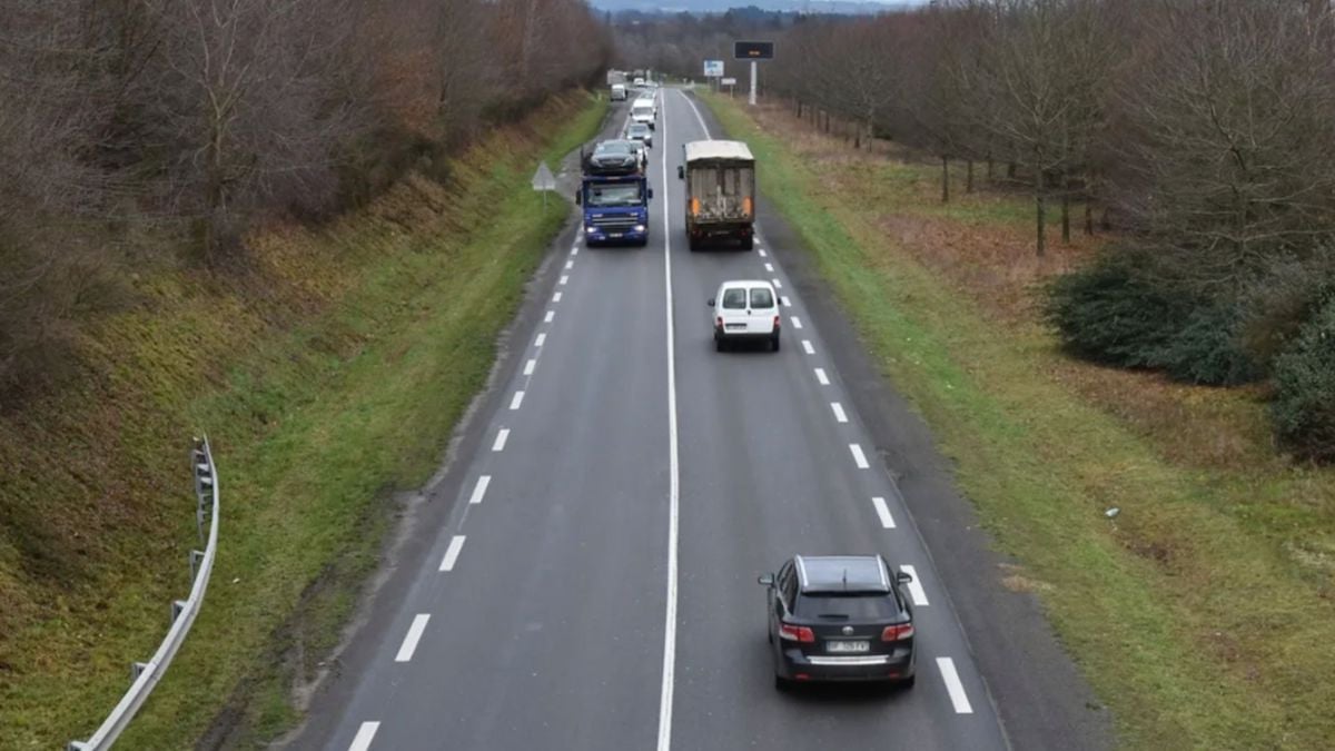 Longue de 6,5 km, la “route le plus chère de France”, jugée inutile, suscite l'indignation