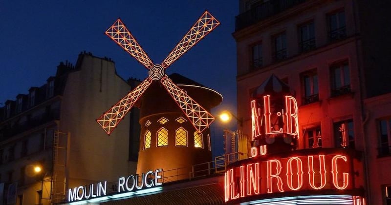 Pour 1 euro, passez une nuit et dormez au Moulin Rouge grâce à Airbnb