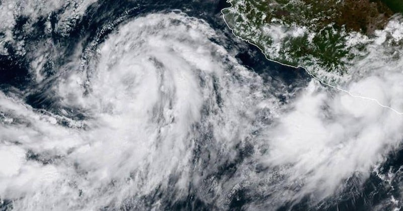 Deux scénarios envisagés pour la trajectoire de l'ouragan Ophelia, qui pourrait bien souffler au large des côtes bretonnes