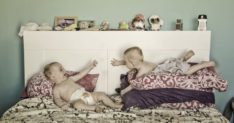 « Au secours, notre père est photographe ! », la série de clichés hilarants avec des jumeaux adorables