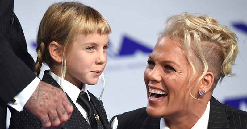 Lors les MTV Video Music Awards, Pink a livré un discours émouvant sur la confiance en soi à sa fille