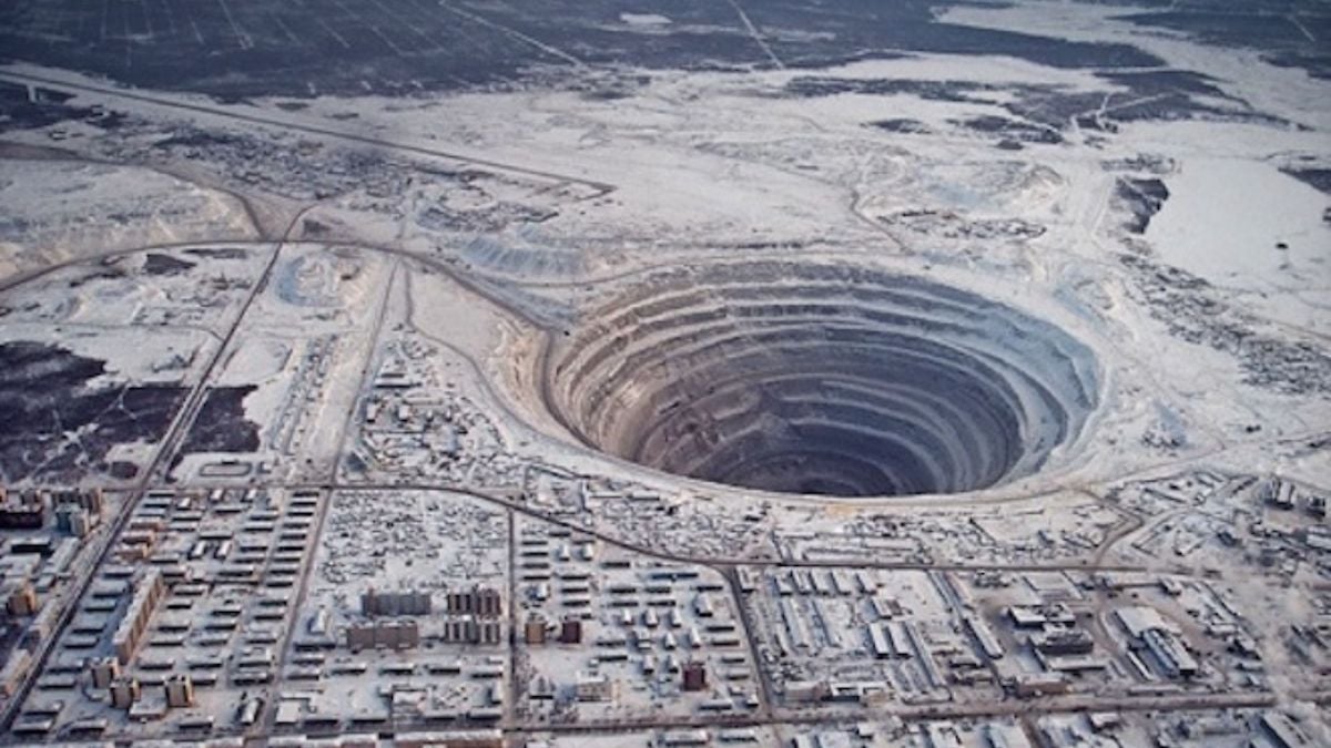 Voici le trou le plus profond du monde et à quoi il ressemble !